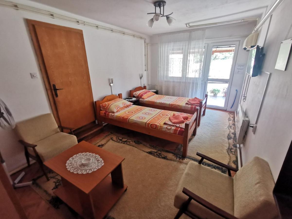 Apartments Domacinstvo Nikolic Valjevo Buitenkant foto